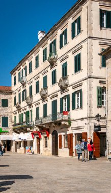 Karadağ 'ın Eski Kent Kotor kentindeki antik yapı cephesi