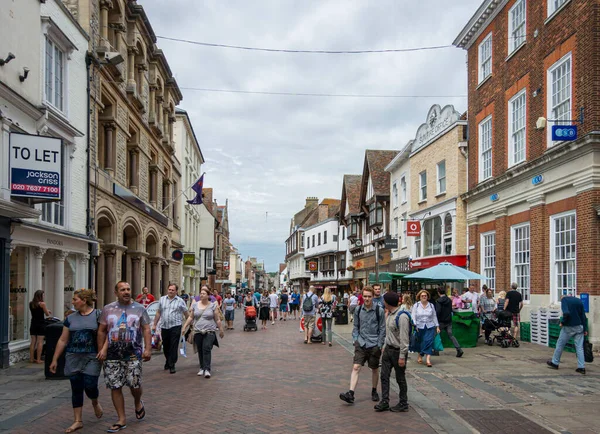 Compradores Calle High Street Ciudad Canterbury Kent Reino Unido — Foto de Stock
