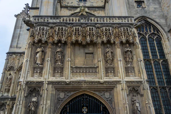 英国肯特坎特伯雷市坎特伯雷大教堂的华丽建筑 — 图库照片