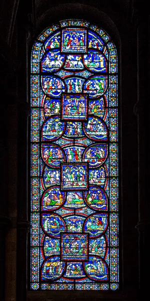 英国ケント州カンタベリー大聖堂内のステンドグラスの窓の詳細 — ストック写真
