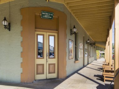 Beechworth, Avustralya, Nisan 2018, Beechworth, Victoria, Avustralya 'daki tarihi bar binası.