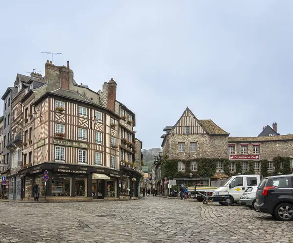 Honfleur, Normandiya, Fransa 'daki antik binalar