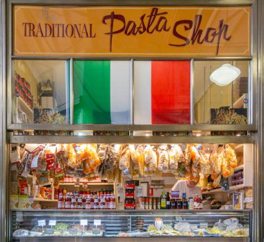 Melbourne, Avustralya, Şubat 2018 - Melbourne, Avustralya 'daki Kraliçe Victoria kapalı pazar manzarası