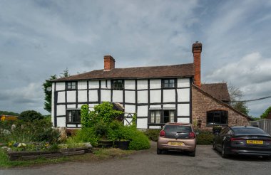 Herefordshire, İngiltere 'de kereste çerçeveli bir kulübe.