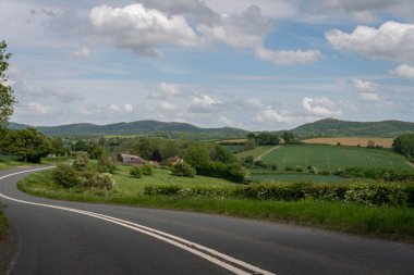 Herefordshire, İngiltere kırsalında bir şerit görüntüsü