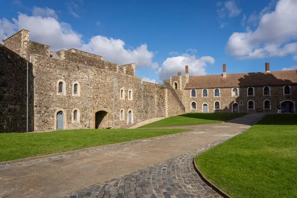 Dover Castle Grounds, Dover, Kent, İngiltere 'deki binalar.