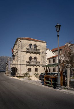 Karadağ 'ın Kotor körfezindeki küçük Perast kasabasındaki müze binası