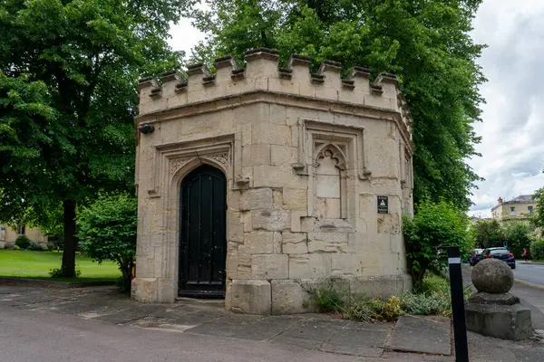 Cheltenham, İngiltere 'deki Cheltenham College Lodge manzaralı.