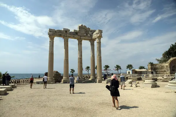 Antalya Devleti 'nin antik tapınağı.