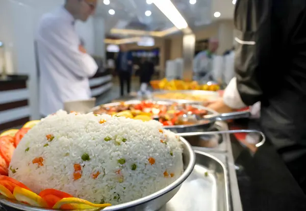 Rice Pilaf, manzarayı kapat