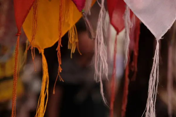 Mardin, Türkiye 'den renkli Türk Şalları 