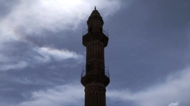 Türkiye 'nin Mardin kentindeki Cami minare takvimi 