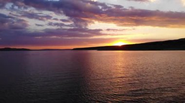 Gölde güzel bir gün batımı