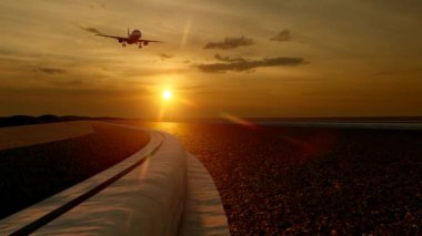 Günbatımında Yolcu Uçağı İnişi