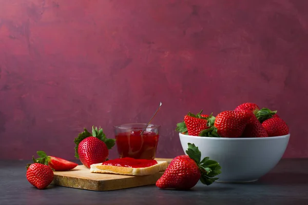 Erdbeermarmelade Wird Aus Erdbeeren Hergestellt Diese Marmelade Kann Verwendet Werden — Stockfoto