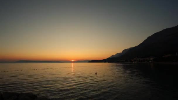 Vacker Solnedgång Timelapse Makarska Rivieran Längs Gul Himmel Kvällen Tid — Stockvideo