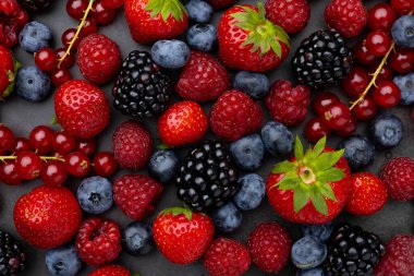 çilek arka plan. çilek, böğürtlen, ahududu ve böğürtlen.