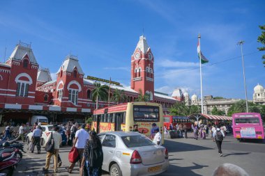 Chennai, Hindistan - 14 Temmuz 2023: Chennai Merkez Tren İstasyonu, Hindistan 'ın Tamil Nadu kentindeki ana demiryolu istasyonudur..