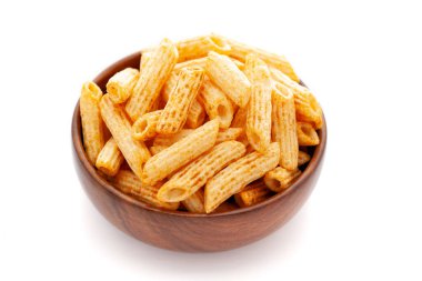 Cheese Puff çerez krem rengi, çıtır çıtır ve poğaça yemeye hazır peynirli, tuzlu, soluk sarı renkli beyaz arka plan