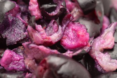 Hint Ayurvedic medikal taze organik meyve jamunu (Syzygium Cumini) ham hamuru ya da pürüzlü parçaların yakın çekimi