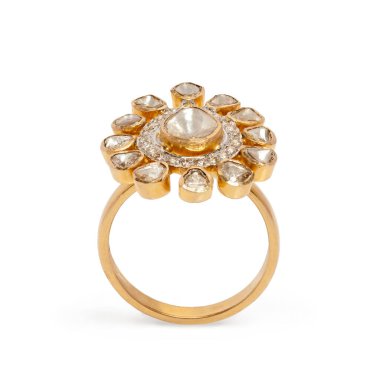 Güzel elmas yüzüğe yaklaş, beyaz arka planda bir sürü değerli Gemstone var.