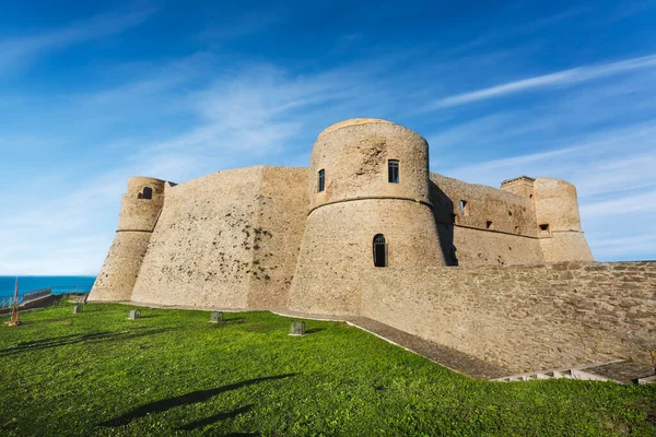 Aragonský Hrad Středověká Pevnost Při Západu Slunce Ortona Region Abruzzo — Stock fotografie