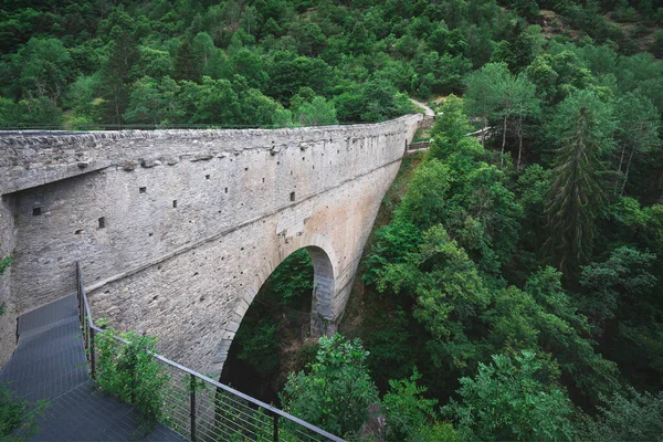 Pont Ael Ιστορική Γέφυρα Ρωμαϊκού Υδραγωγείου Κοντά Στο Aymavilles Γέφυρα — Φωτογραφία Αρχείου