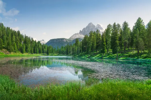 stock image Lake Antorno and Three Peaks of Lavaredo mountains in the background. Dolomites mountains. Auronzo di Cadore, province of Belluno, Veneto region, Italy, Europe.