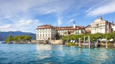 Isola Bella feribot iskelesi manzarası, Maggiore Gölü 'ndeki ada, Borromean Adaları, Stresa, Piedmont Bölgesi, İtalya, Avrupa