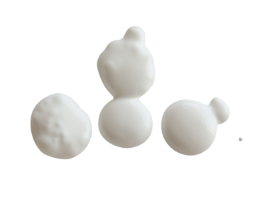 Şeffaf bir arka planda beyaz krem, mayonez olarak da kullanılabilir.