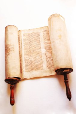 Eski Torah parşömen defteri. Detayları kapat. Tevrat, Yahudi kutsal kitabı. The Torah. Yahudi yazıtlarının ilk beş kitabı.