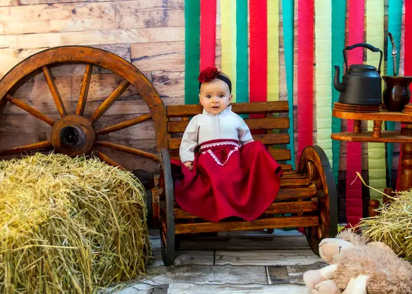 Geleneksel bir ortamda Gaucho kıyafetleri içinde hediye.