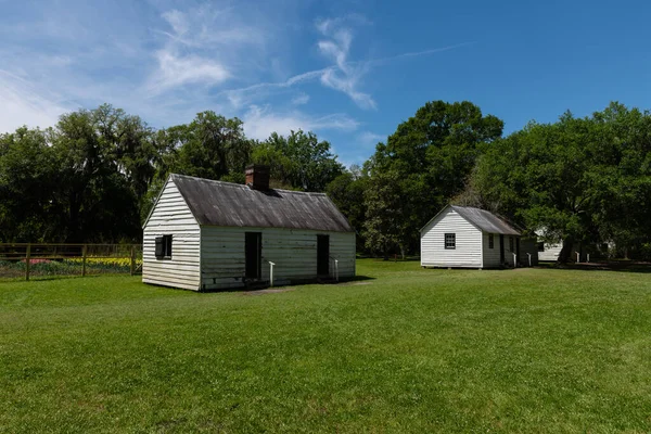 Charleston South Carolina Usa April 2023 Slave Cabins Historic Magnolia — Stock Photo, Image