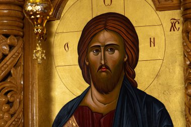 Kilise ikonostaz üzerine ortodoks ikonu. Tapınanlar kiliseye girdiklerinde bu ikonu öperler ve kendilerini çarmıha gererler..