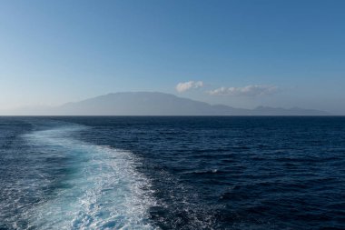 Yunanistan 'ın Zakynthos kentindeki siste ada. İyon Denizi.