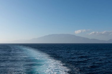 Yunanistan 'ın Zakynthos kentindeki siste ada. İyon Denizi.
