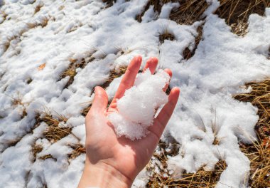 Kış zamanı, el kartopu Montseny
