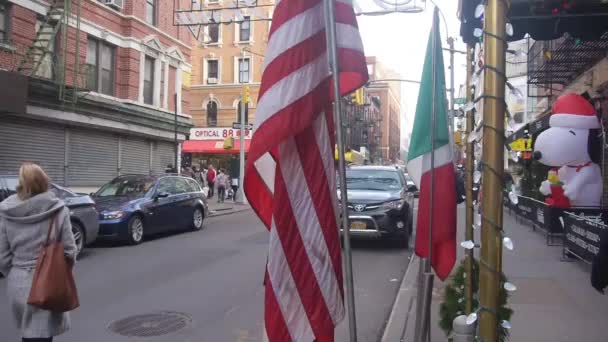 Amerikansk Flagga Gatan Bild Höger Till Vänster — Stockvideo