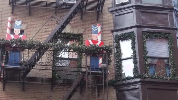 Kerst Decoraties Windows Van Rechts Naar Links Beelden — Stockvideo