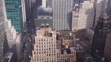 Yukarısından binaları olan New York Şehri Skyline 'ı. Sağdan Sola Görüntü