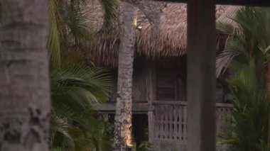 Flora yakınlarındaki Bungalow Manzarası Soldan Sağa Kaydır