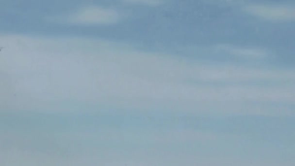 Блакитне Небо Вид Вікна Літака Нахил Вгору Вниз — стокове відео