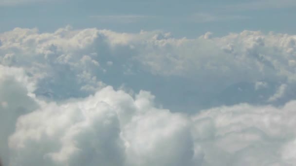 Molnutsikt Genom Flygplansfönstret Bild Höger Till Vänster — Stockvideo