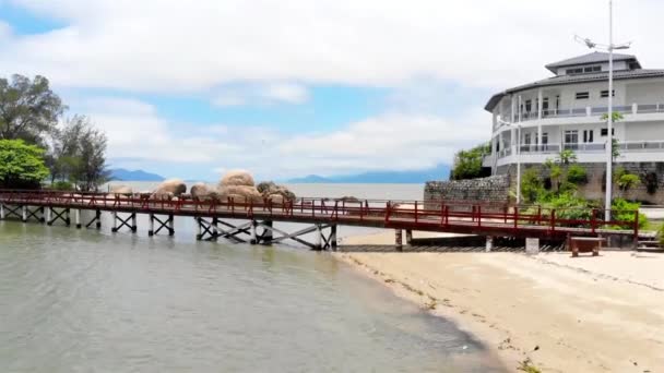 Widok Przodu Drewniany Most Będzie Małego Domku Wyspie Brazylii Crane — Wideo stockowe