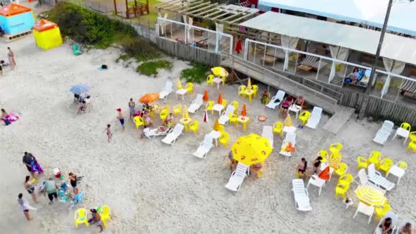 Widok Krzesła Przed Restauracją Przy Plaży Dolly Front — Wideo stockowe