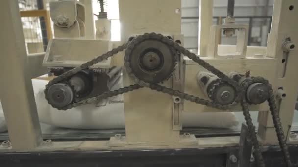 Gros Plan Machine Roulant Sur Sac Blanc Statique — Video