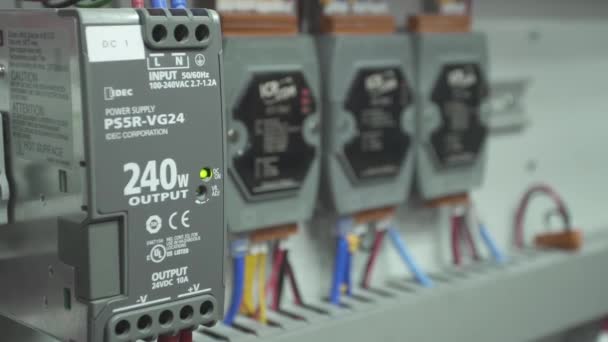 Ekstremalne Zbliżenie Shot Supply Electrical Box Migającym Światłem Statyczne Rack — Wideo stockowe