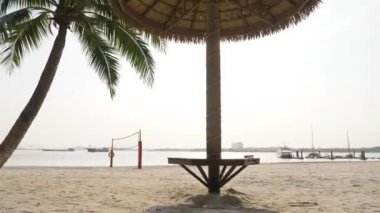 Geleneksel Brown Beach Bench - İleri Çekim