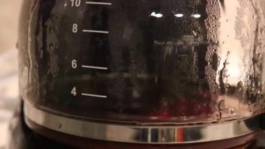 Sabah için sıcak, sıcak bir kahve. Kapatın.