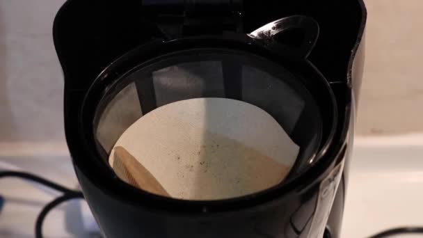 Földelt Kávét Kávégéppé Lapátolni Közelkép — Stock videók